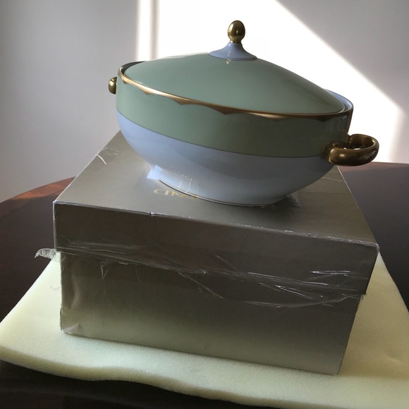 Barbara Barry for Haviland illusion soup tureen - Picture 8 of 8